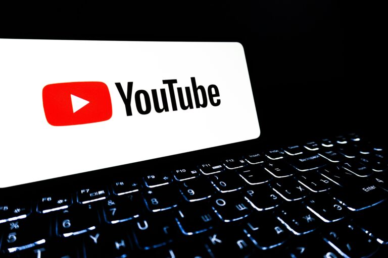 YouTube Sekarang Otomatis Memberi Label Video Buatan AI