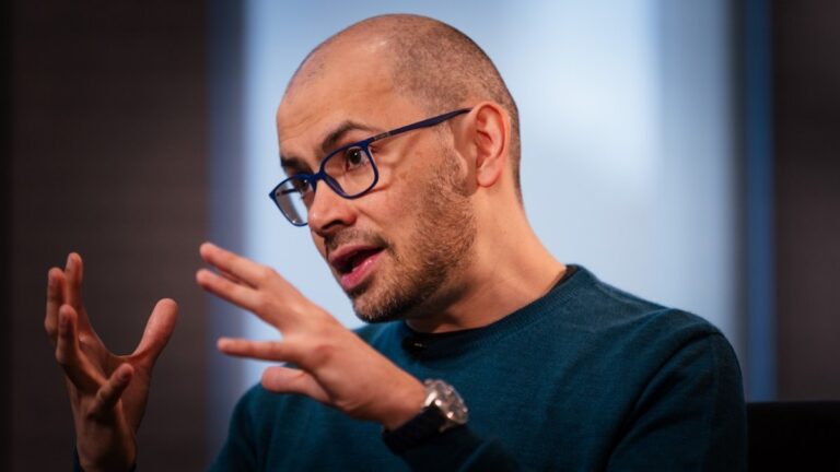CEO DeepMind menyerukan badan standar independen untuk mengatur AI perbatasan