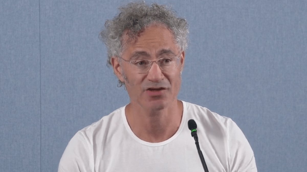 Setelah kuartal yang mematikan, CEO Palantir Alex Karp menyebut industri AI ‘Marxis’